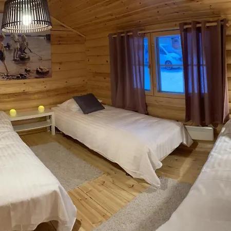 Alpesi faház Vaenvik Pyhtaeae