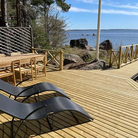 Vaenvik Pyhtaeae Chalet *