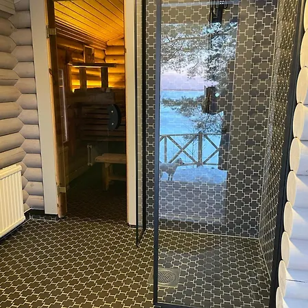 Chalet Vaenvik Pyhtaeae