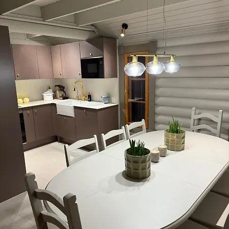 Vaenvik Pyhtaeae Chalet Siltakyla
