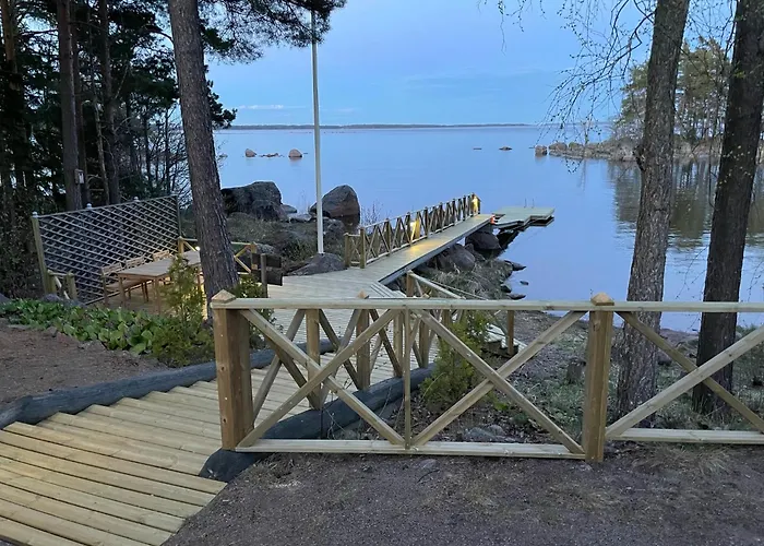 Vaenvik Pyhtaeae * Siltakylä